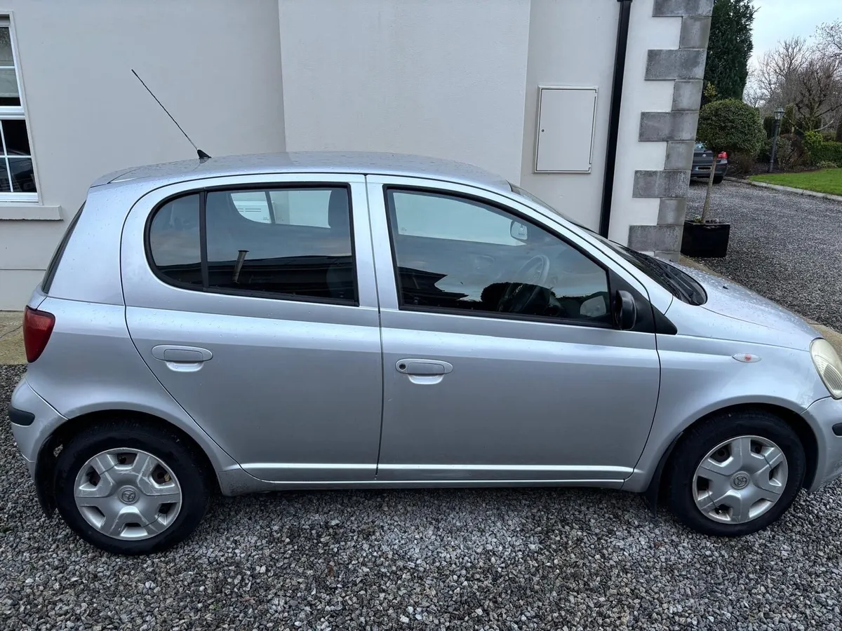 Toyota Yaris 1.0 2005 (Very Low Mileage!) - Image 2