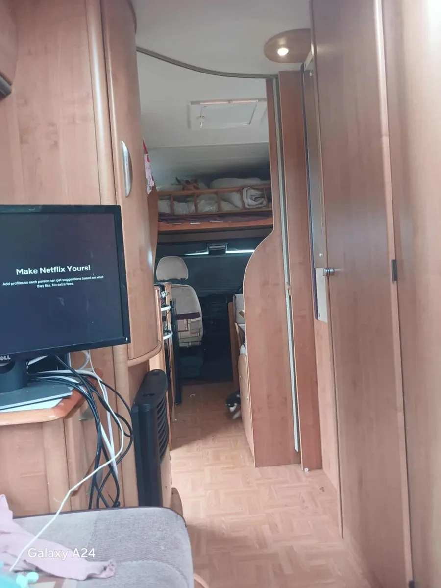 Motorhome - Image 4