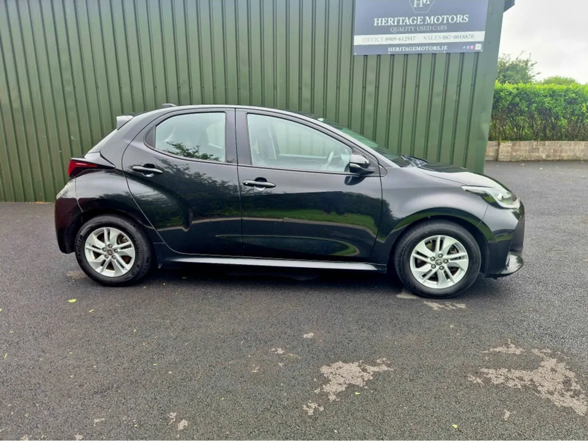 Toyota Yaris HYBRID LUNA 4DR AUTO - Image 1