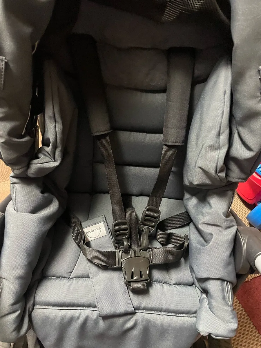 Teutonic Spirit S3 3 Wheel Pram - Image 2