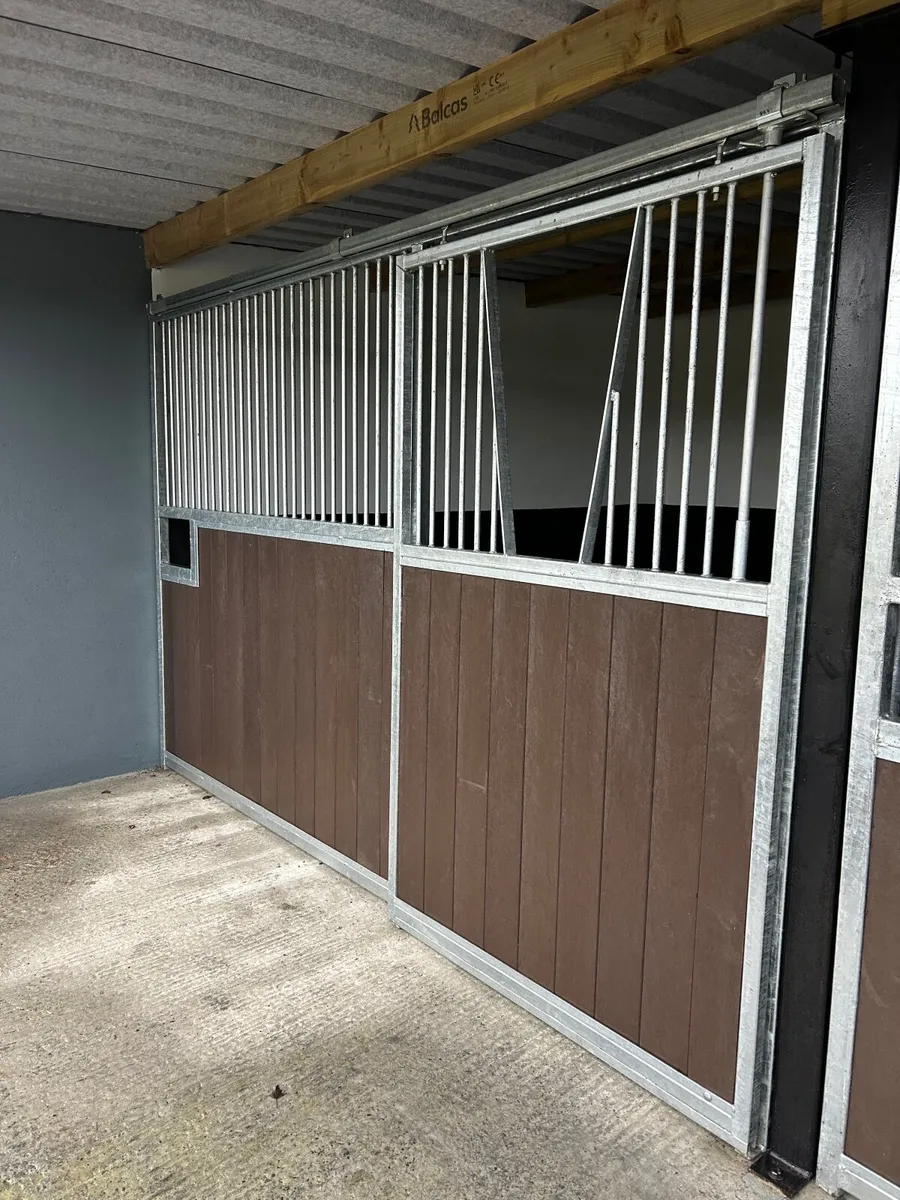 Stable Fronts /Doors/ Partitions/Feed Barriers - Image 1
