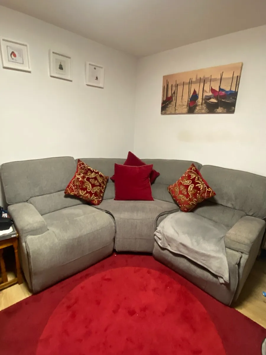 Corner sofa recliner - Image 1