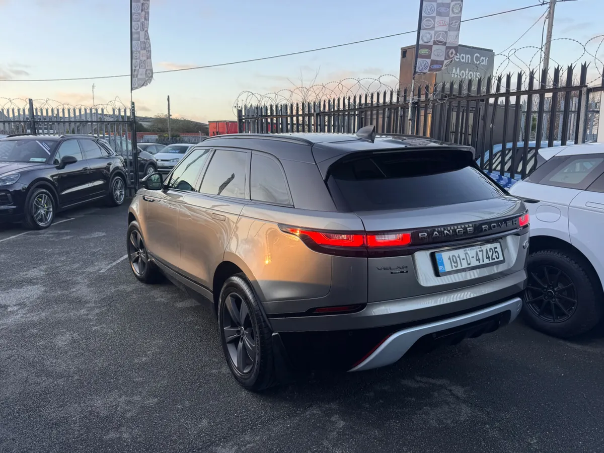 19 Range Rover Velar Diesel Automatic - Image 4