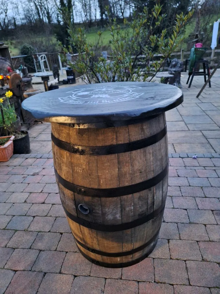 Oak barrel with stools - Image 3