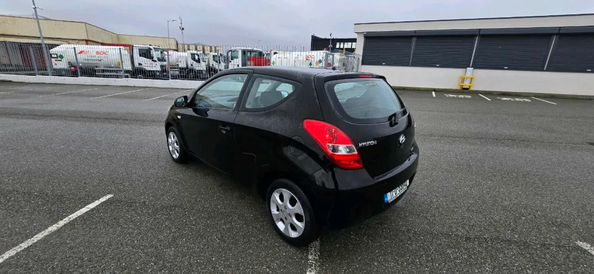 Hyundai i20 - Image 2