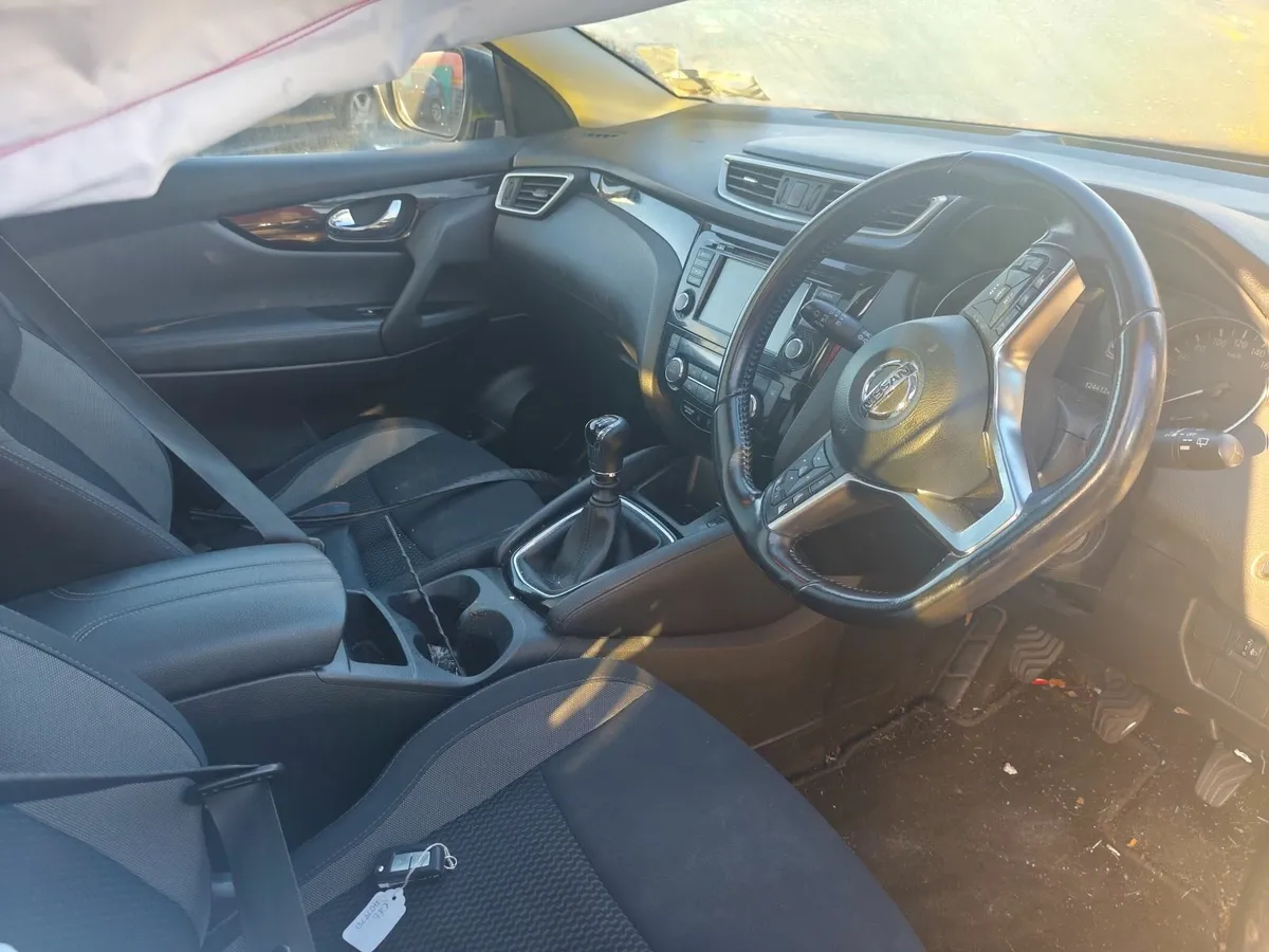 202 nissan Qashqai - Image 4