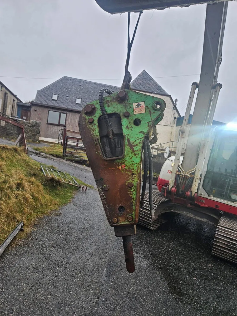 Montabert Rock Hammer Breaker 8T - Image 2