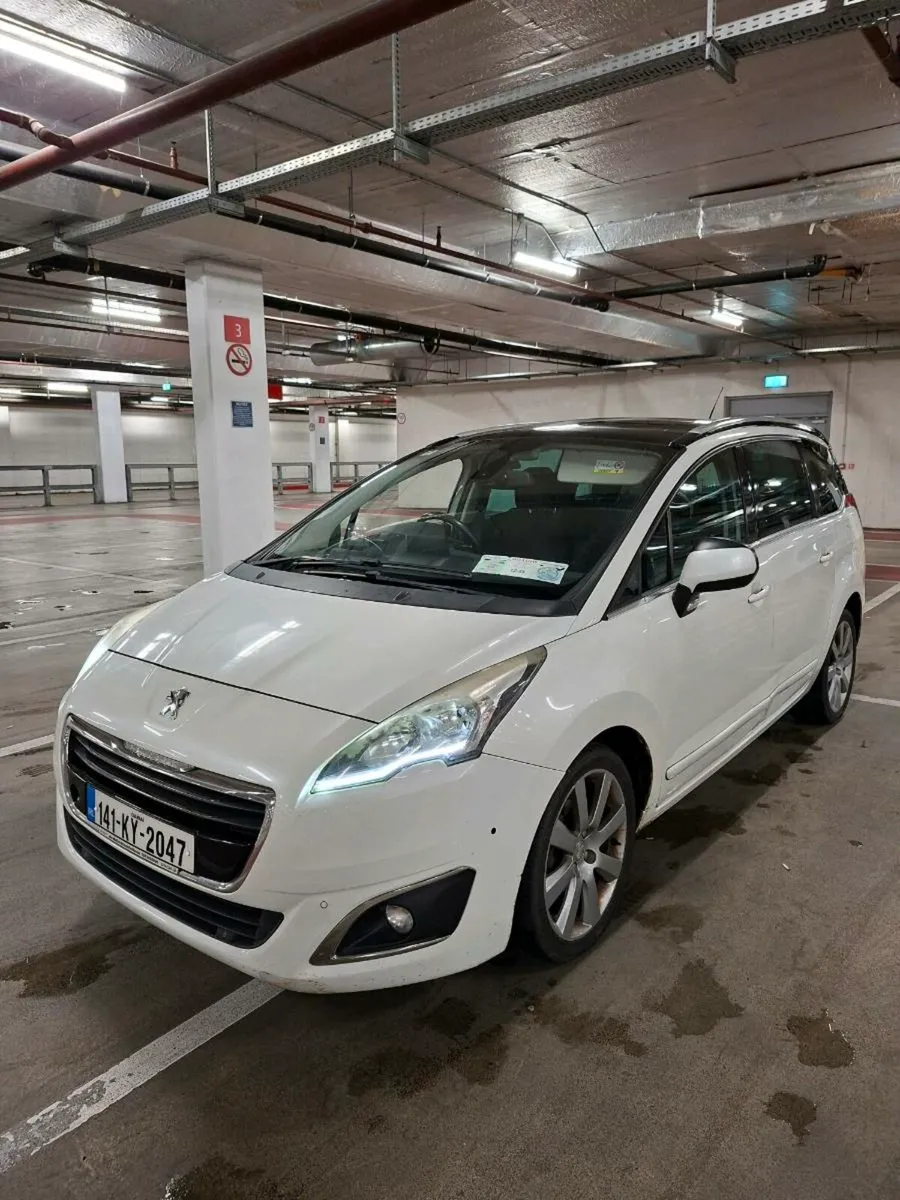PEUGEOT 5008 2014 AUTOMATIC 7 SEATER LOW KM - Image 1