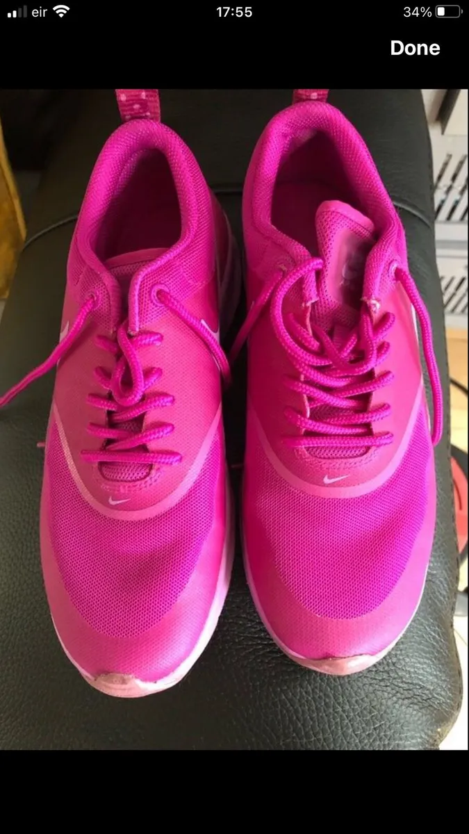 Girls Nike trainers size 3.5 €20 - Image 1
