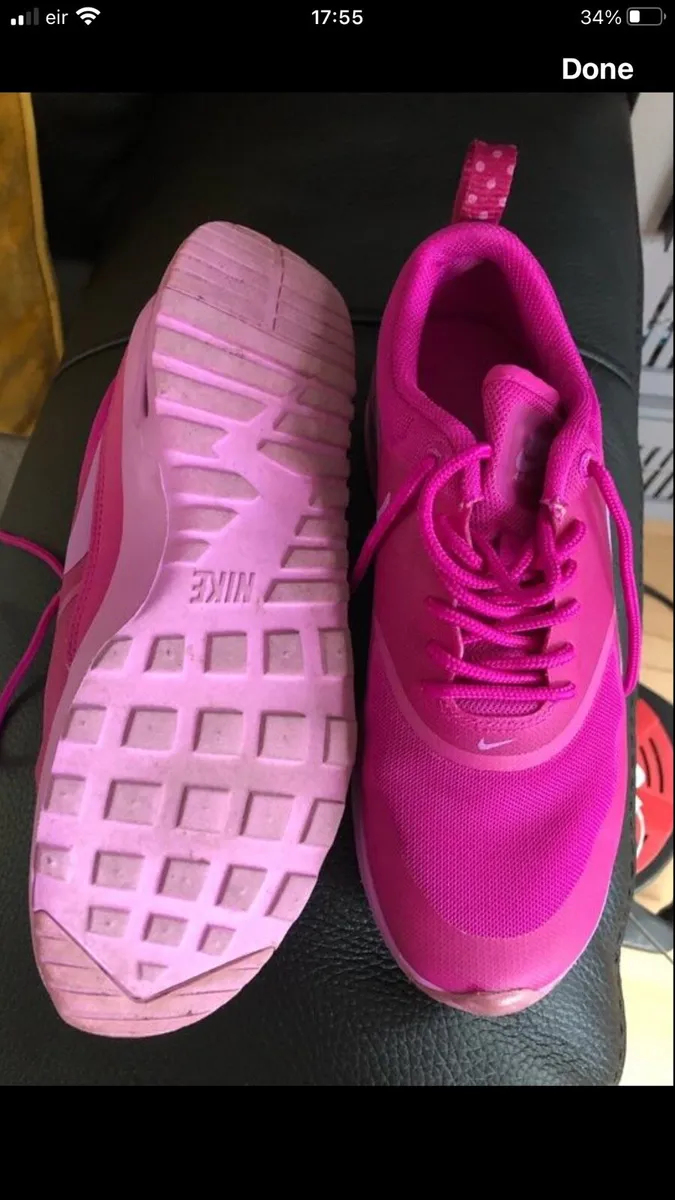 Girls Nike trainers size 3.5 €20 - Image 2