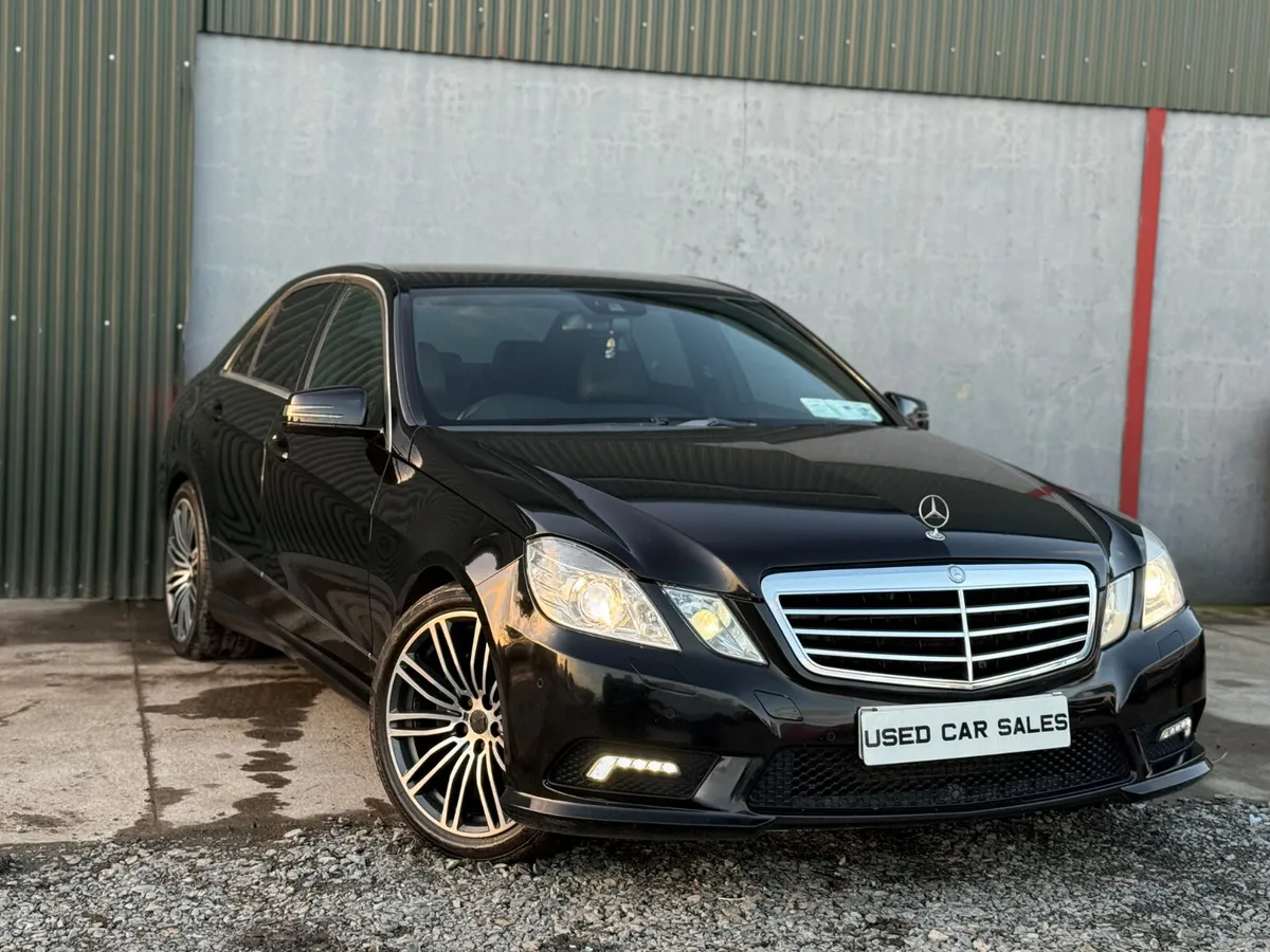 Mercedes-Benz E-Class 2010 E350 AMG - Image 4