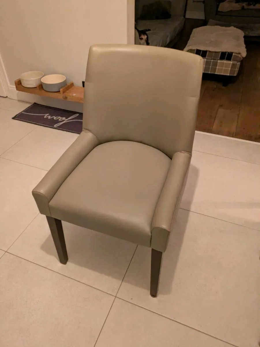 FREE!!! Dining table chairs (4) - Image 1