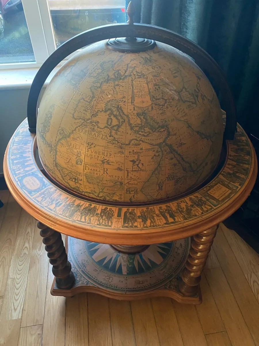 Antique globe drinks cabinet - Image 1