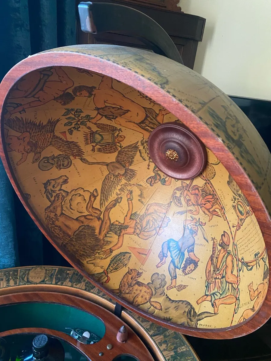 Antique globe drinks cabinet - Image 2