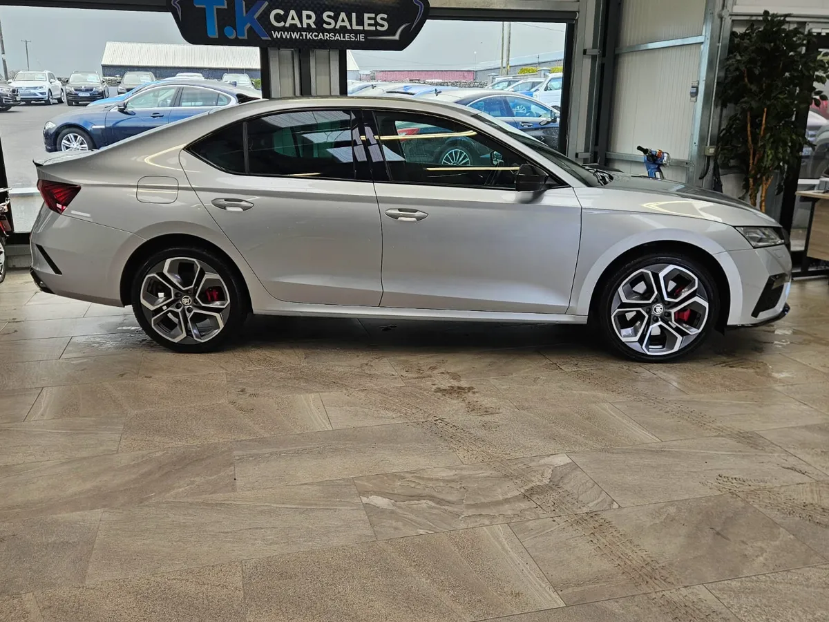 22 SKODA OCTAVIA VRS 1.4 PETROL HYBRID - Image 3
