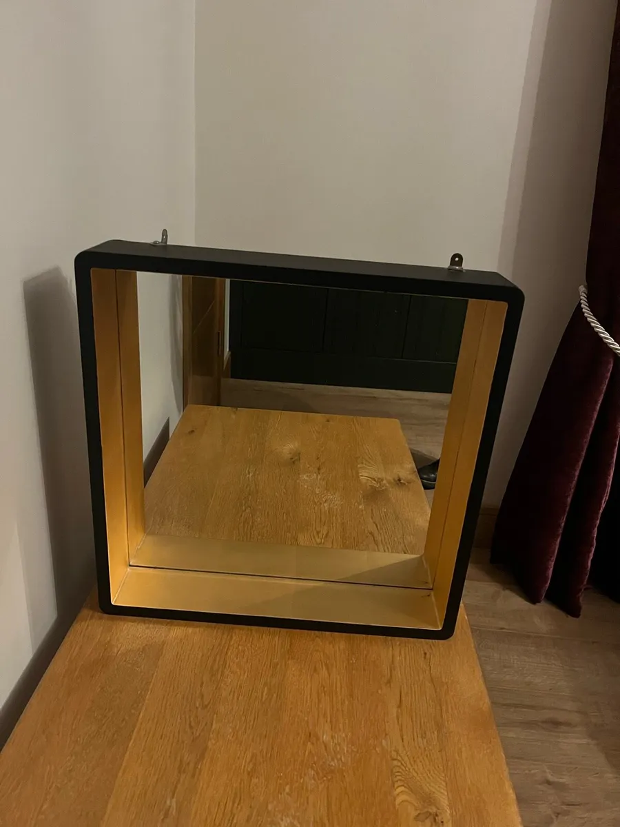 Black mirrors - Image 1