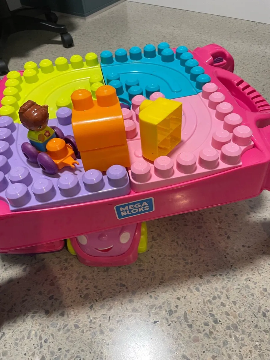 Mega Bloc Set - Image 2