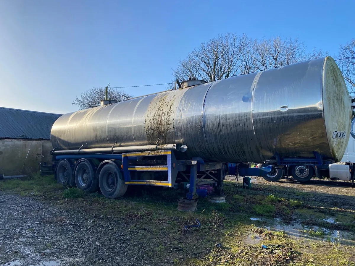 2 slurry tankers - Image 1