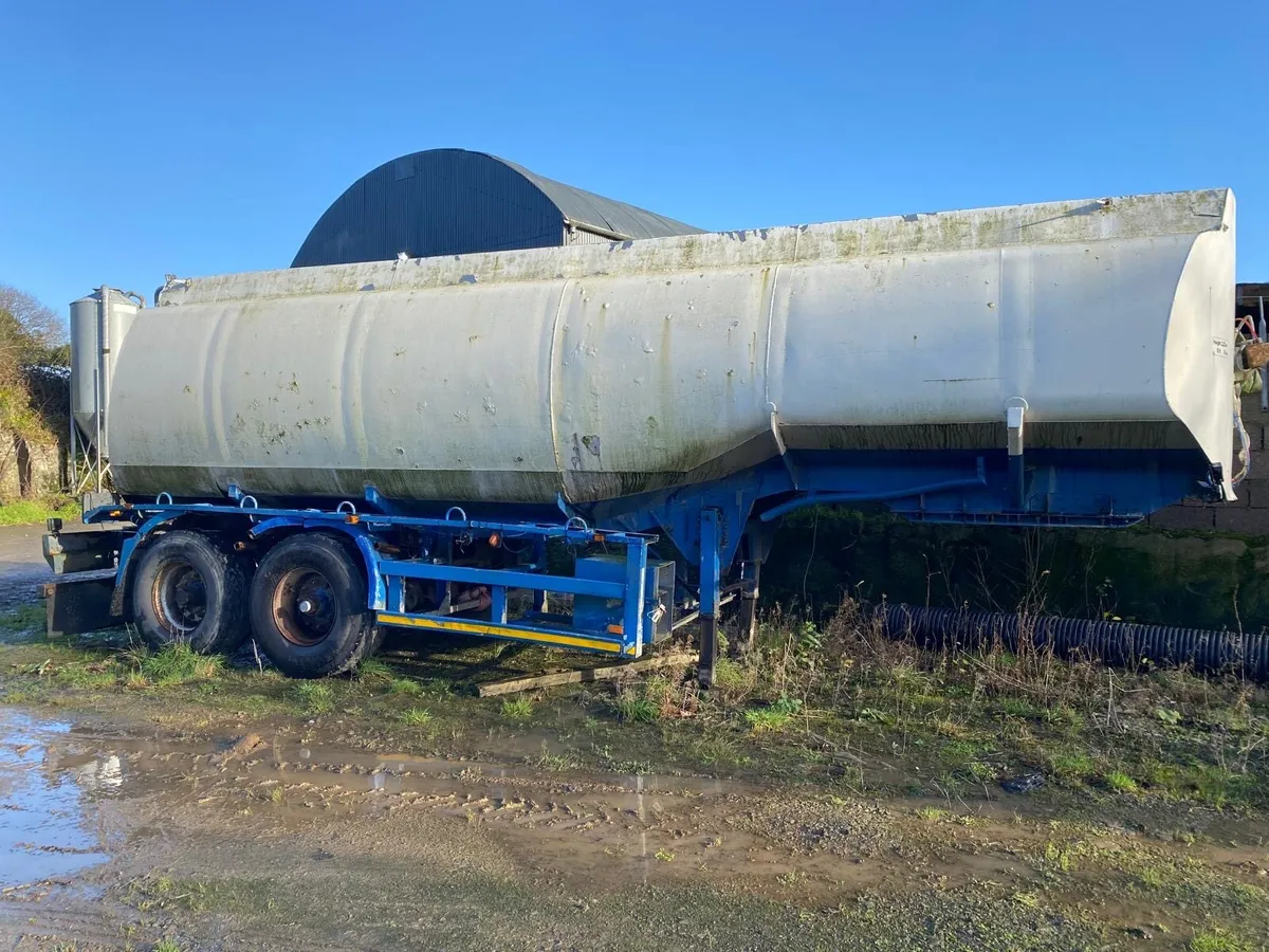 2 slurry tankers - Image 2