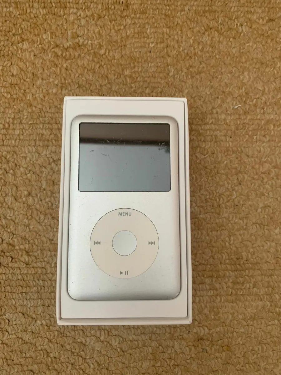 ipod Classic 160GB Silver - Image 1