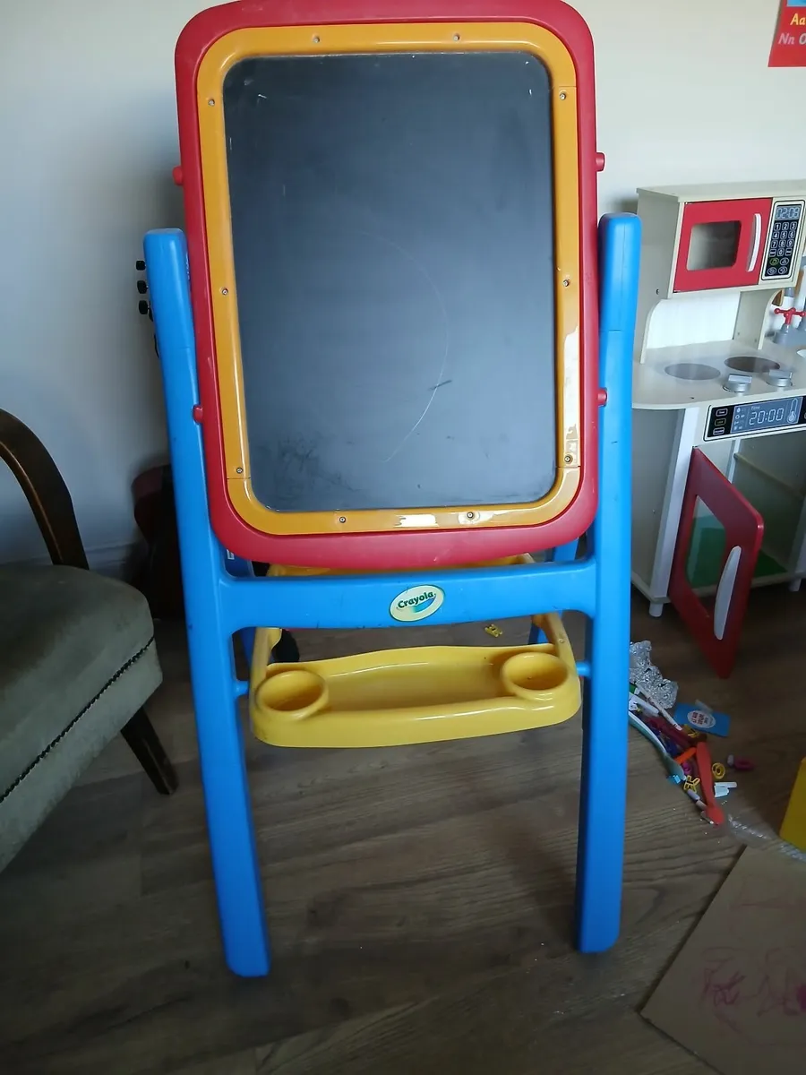 Kids crayola Easel - Image 1