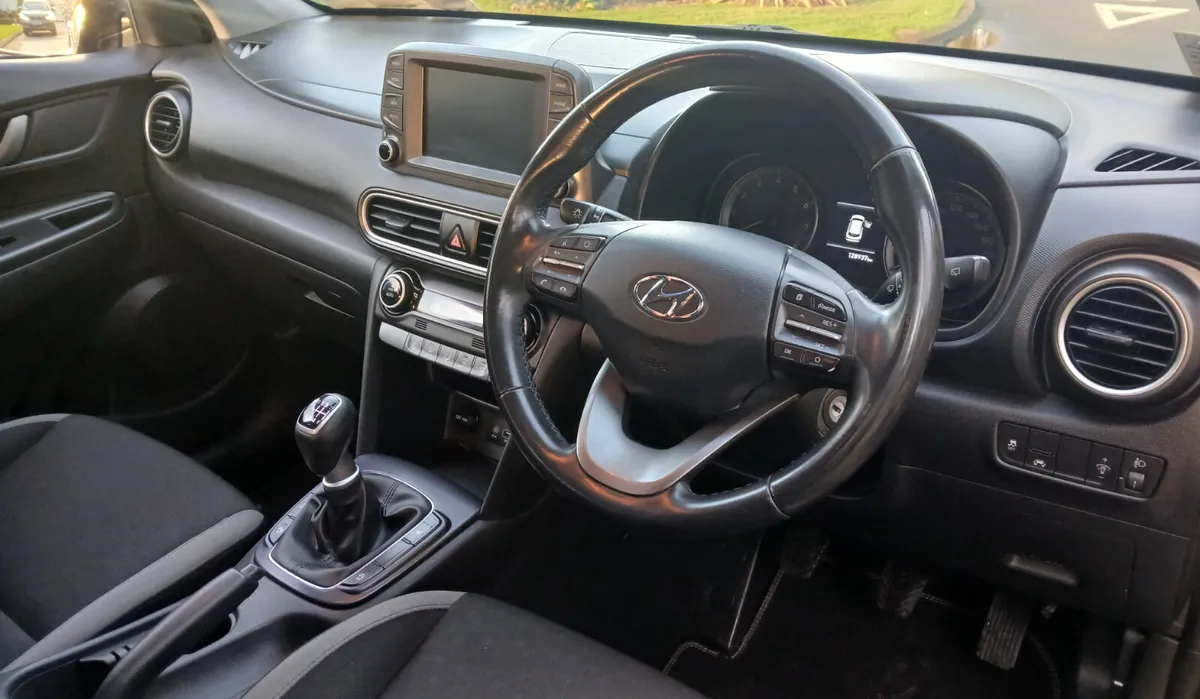 Hyundai KONA 2018 1.0 EXEC 5dr - NCT 2028 - Image 3