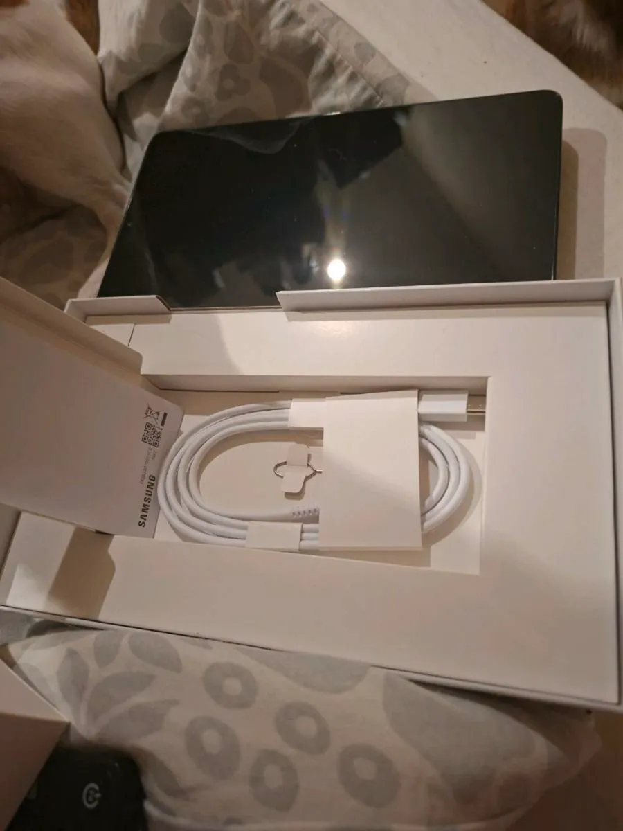 Ipad tablet - Image 2