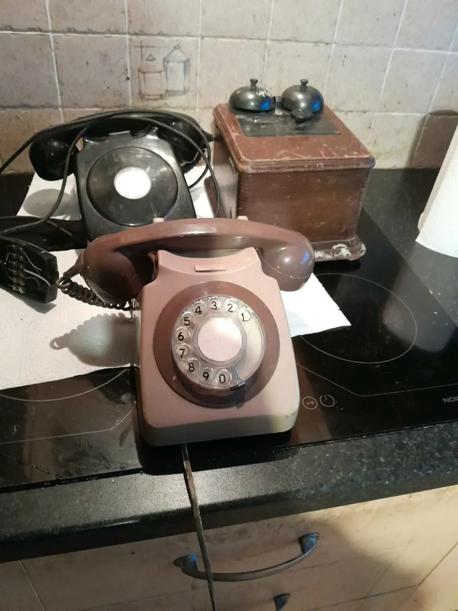 Vintage telephone - Image 3