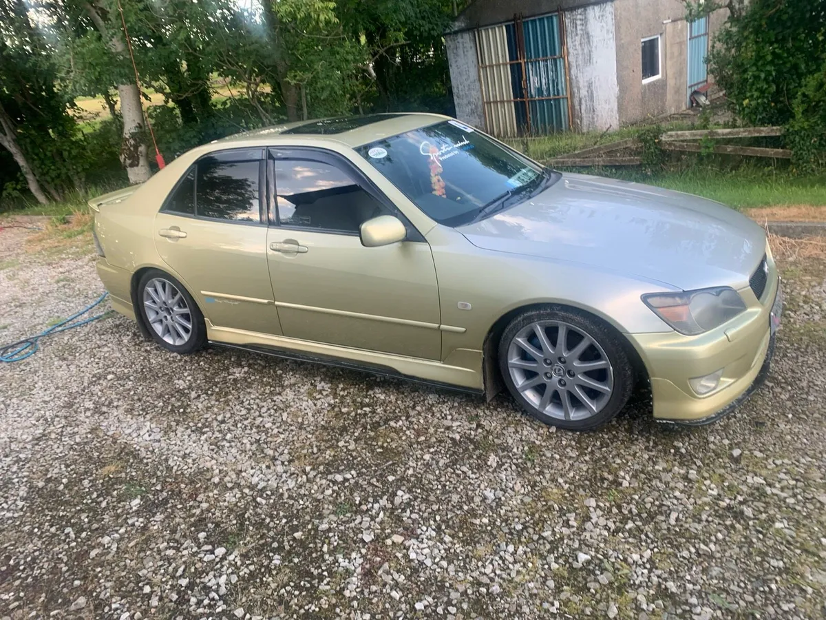 Anyone have a 5 or 6 inch box is200