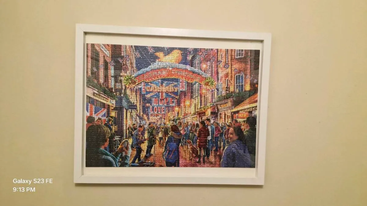 Carnaby Street Christmas Jigsaw Puzzle framed - Image 1