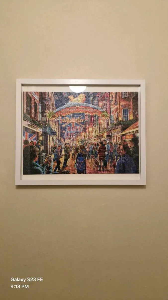 Carnaby Street Christmas Jigsaw Puzzle framed - Image 2