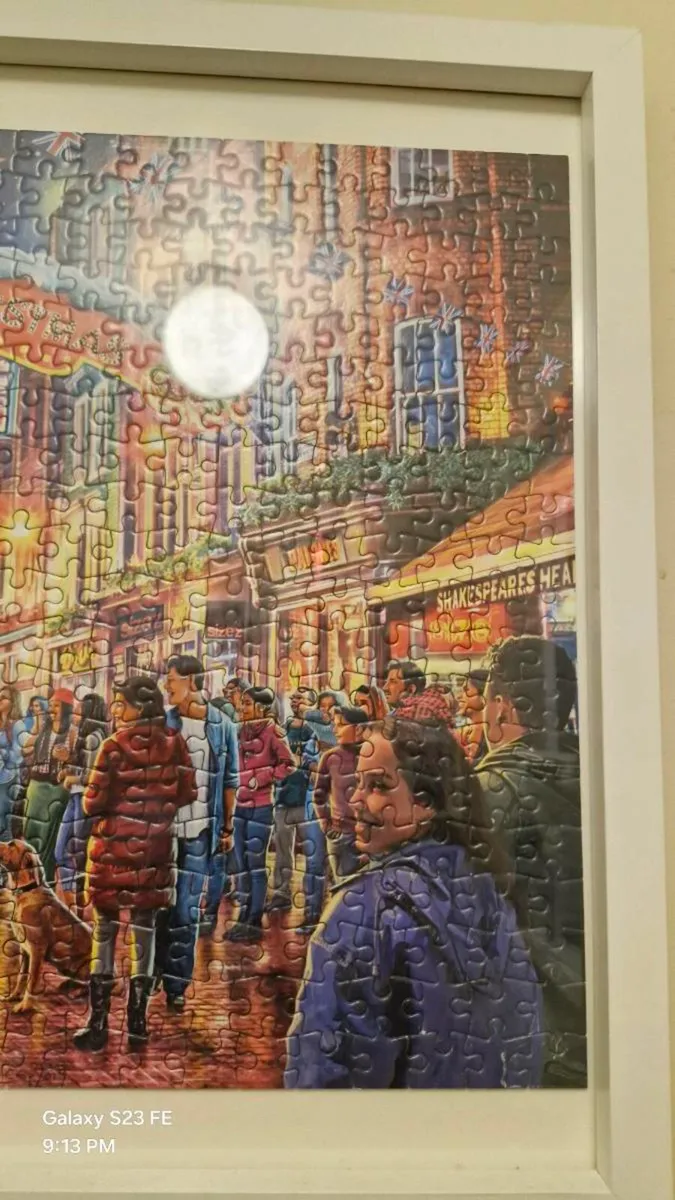 Carnaby Street Christmas Jigsaw Puzzle framed - Image 4