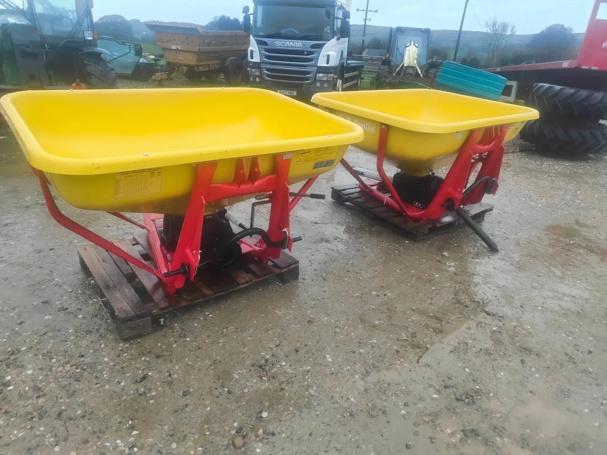 Cosmo fertilizer spreader - Image 1