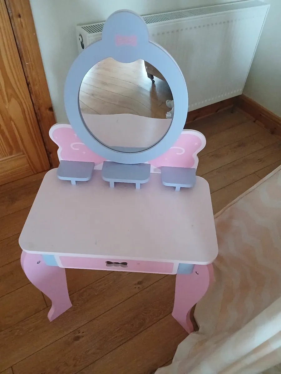 Girls dressing table - Image 3