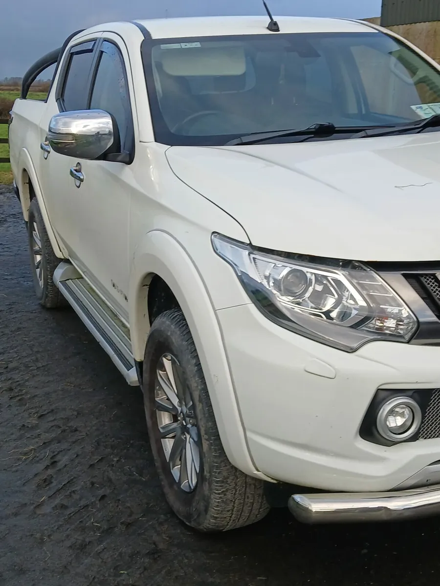 2017 Mitsubishi L200 Barbarian Top spec Low Kms - Image 2