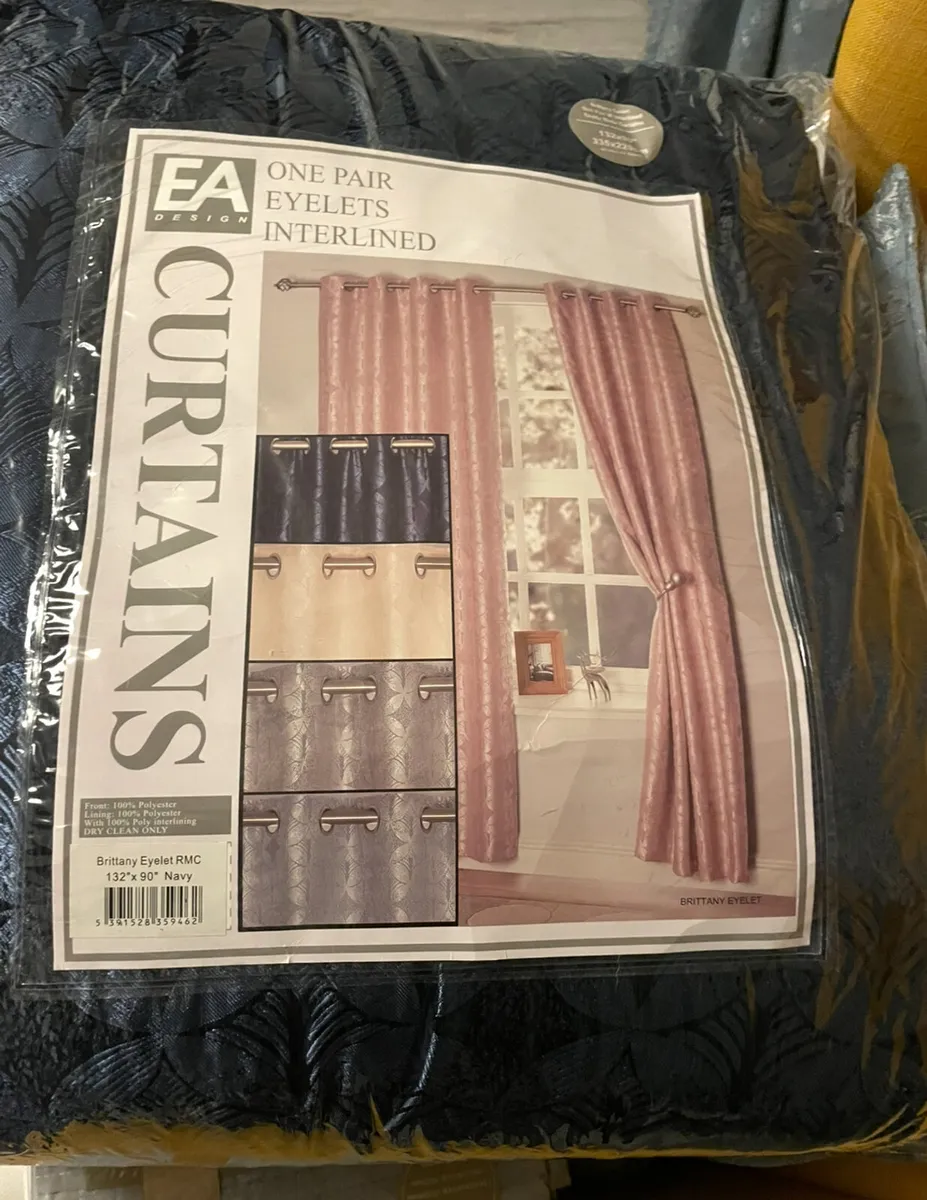 Set of Curtains - Image 3