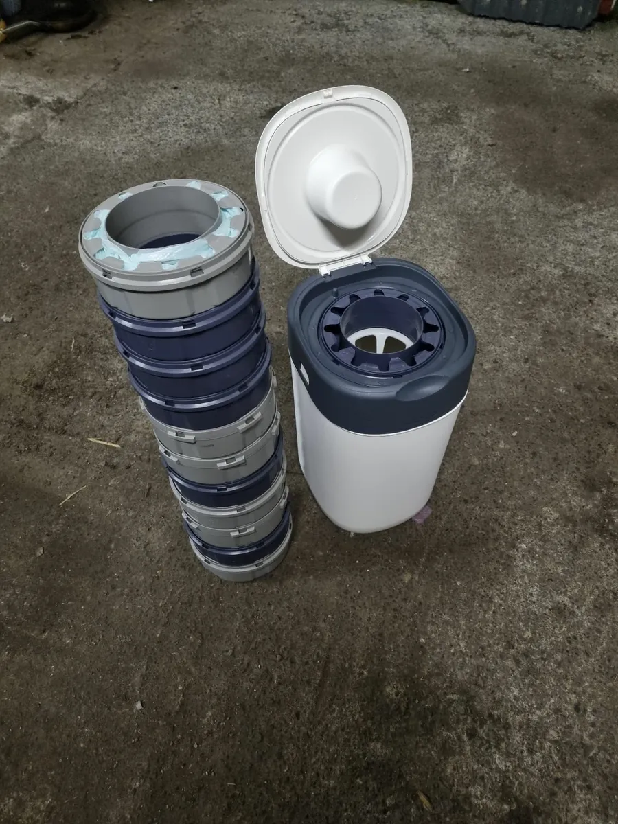 Tommy Tippee Nappy Bin + 11 refills
