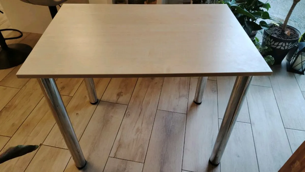 Small desk