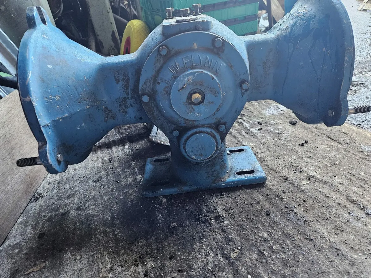 Flynn diaphragm milk pump - Image 1
