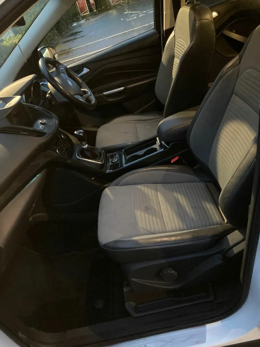 Ford KUGA  2017 Titanium 1.5 Tdci 120PS - Image 4