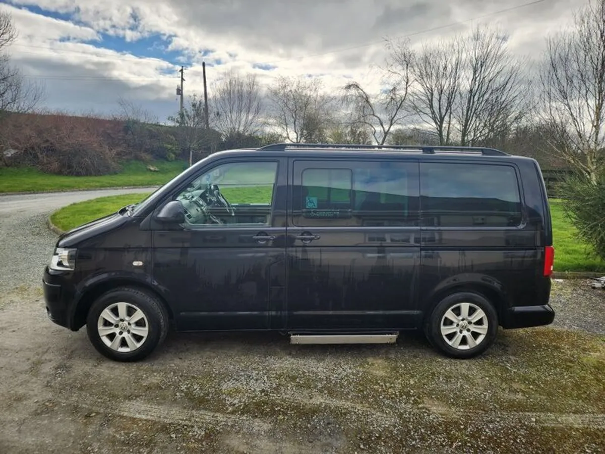 2012 Volkswagen Caravelle - Image 2