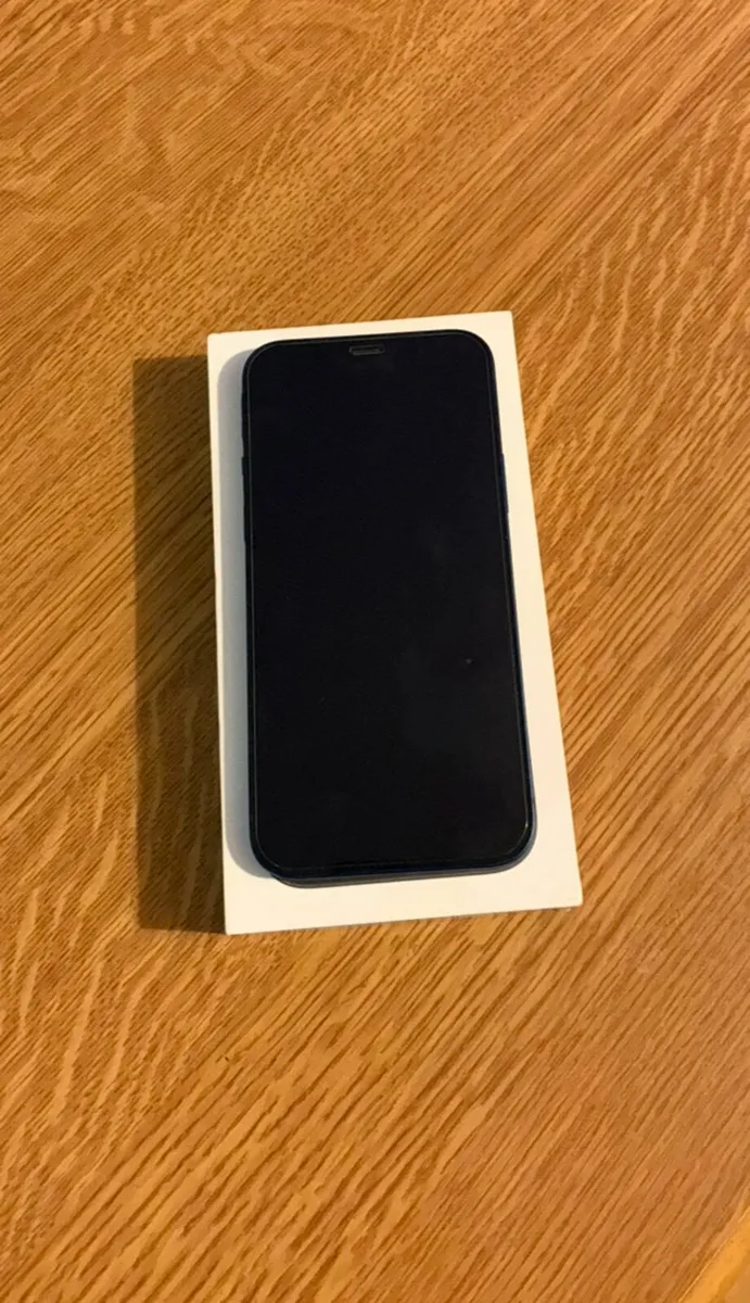 iPhone 12 - Image 2