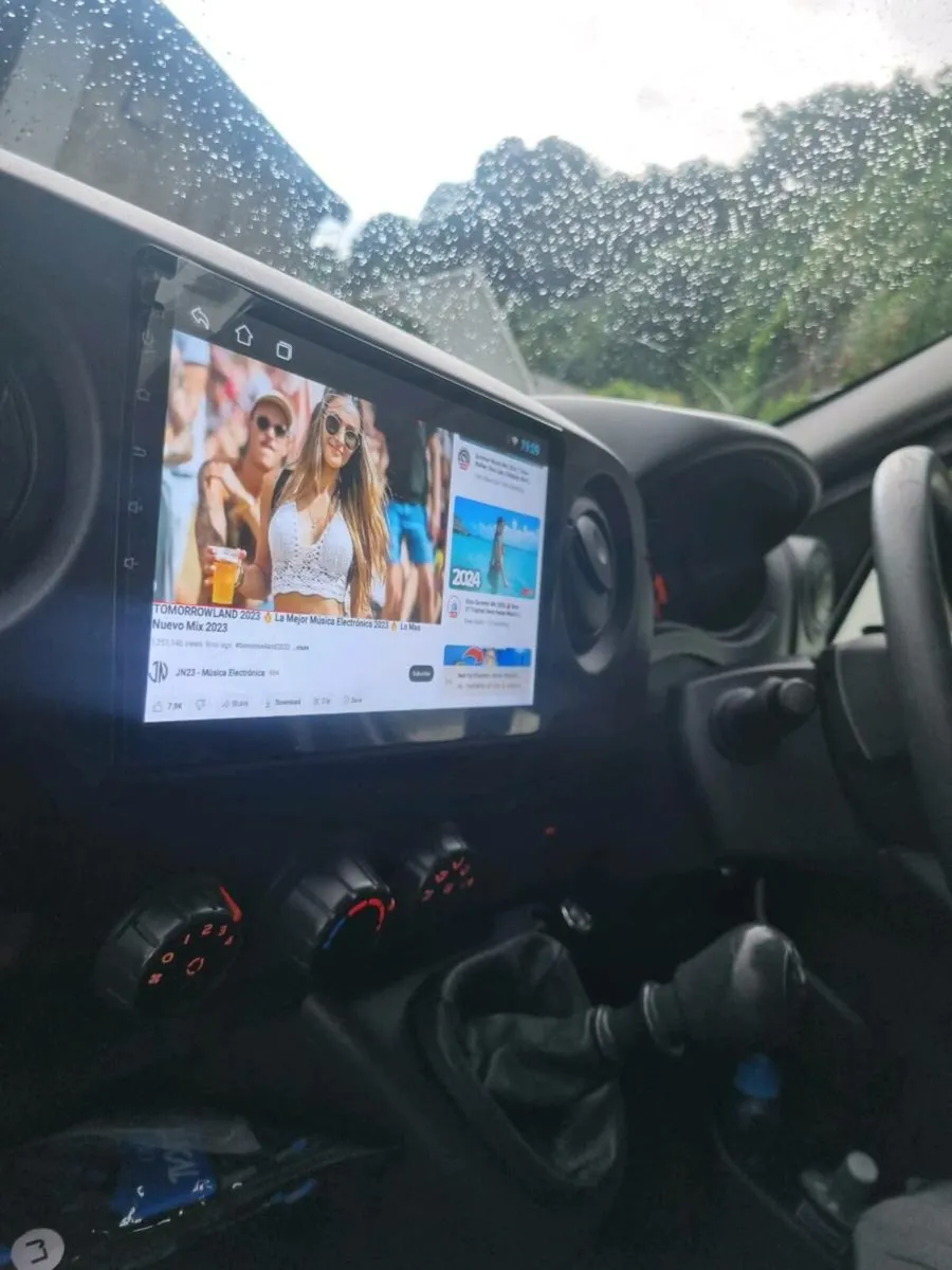 Renault Master Campervan 192 - Image 2