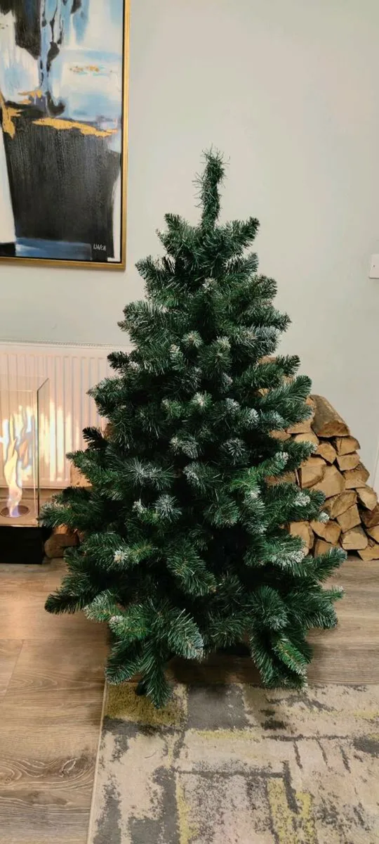 Xmas TREE 140 cm approx 5 foot - Image 1