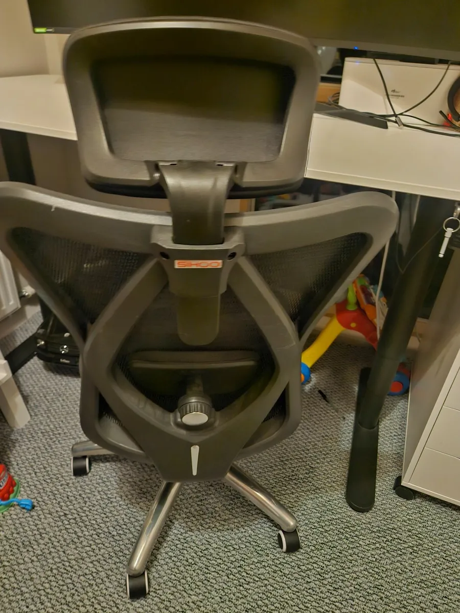 Ergonomic Mesh Office Chair with Leg Support - Image 2