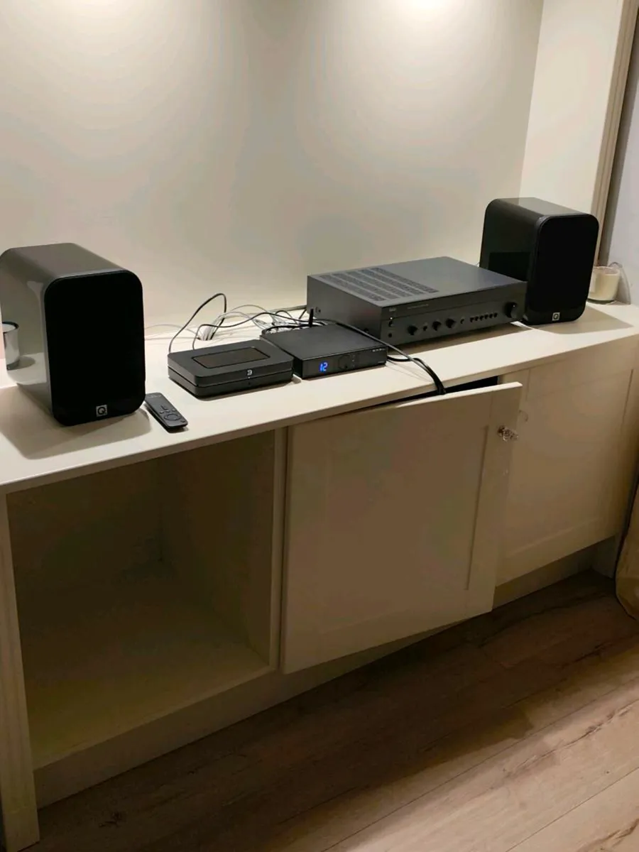 NAD 312 integrated amplifier - Image 2