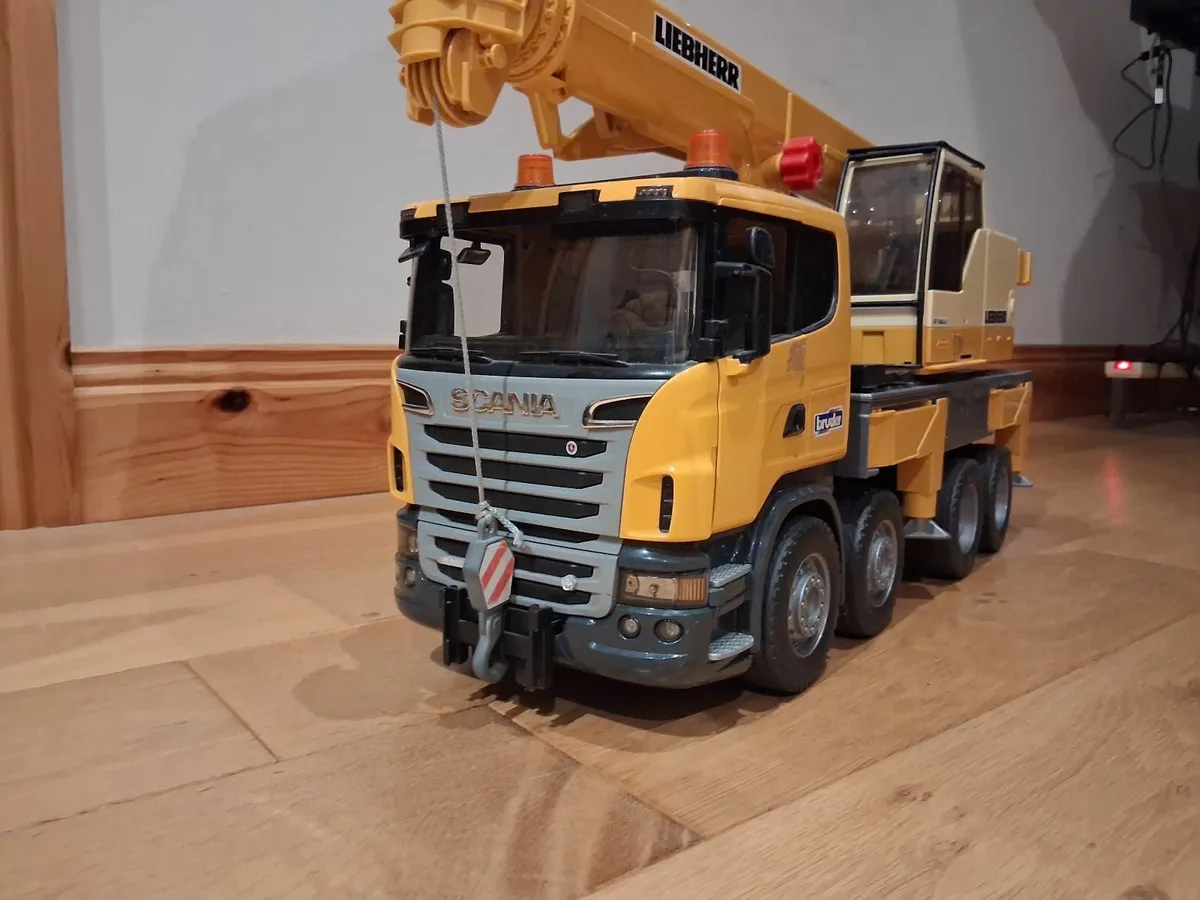 Bruder Toys Bruder Scania Super 560R Liebherr Cran - Image 4