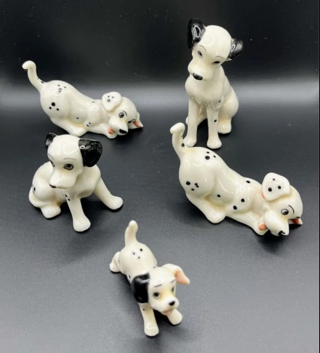 Vintage collection of 5 porcelain Dalmatians - Image 1