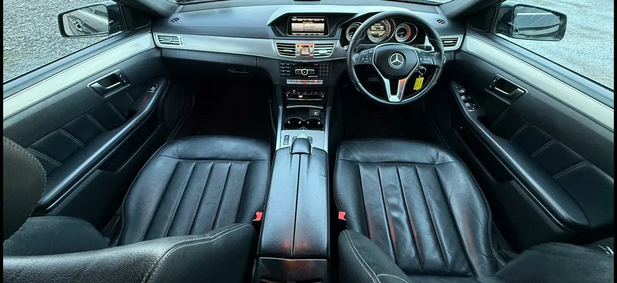 132 Mercedes e220 - Image 3