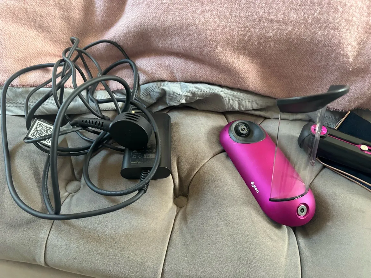 Dyson hair straightener - Image 4